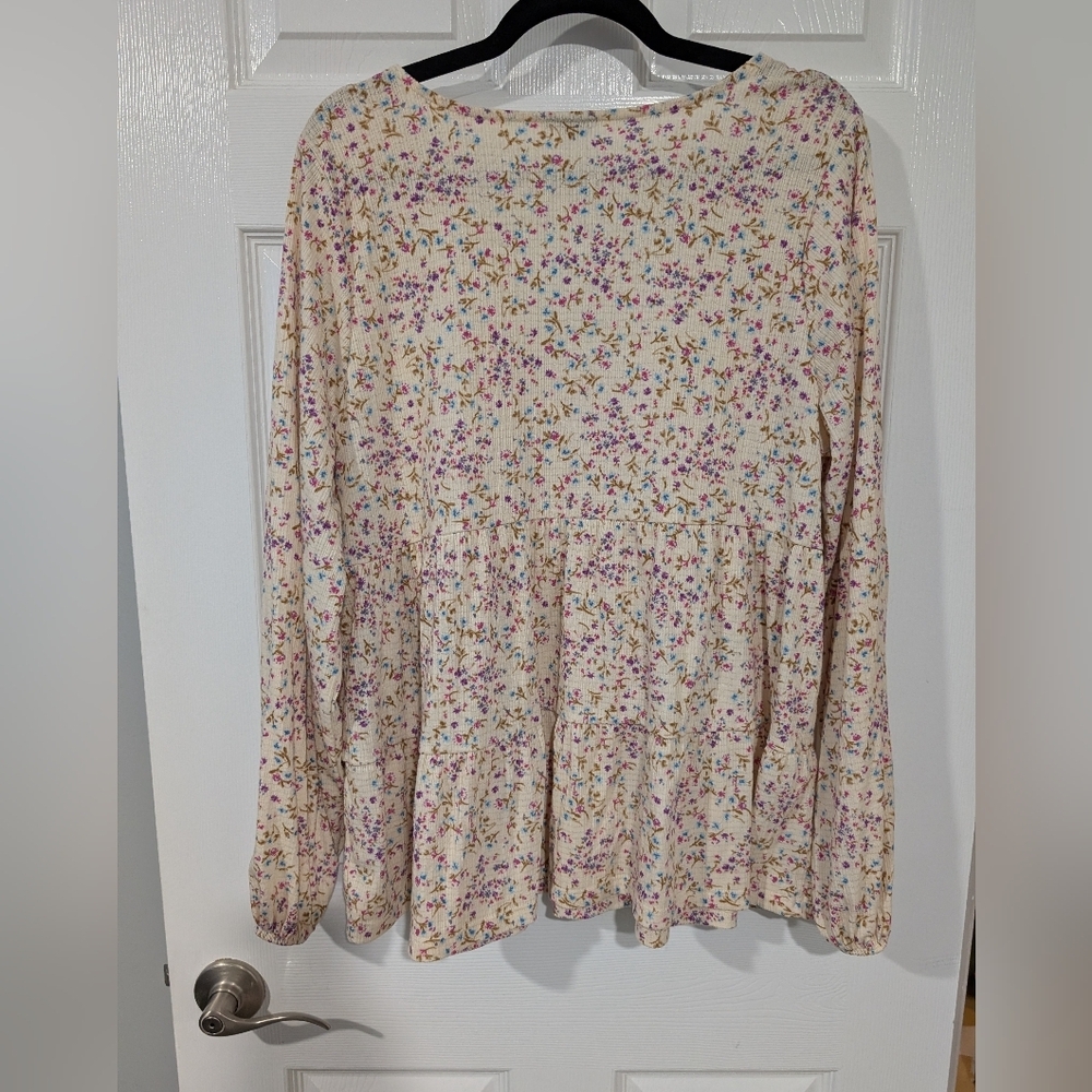 Torrid Floral Texture Jersey V-Neck Long Sleeve Tiered Top in Size 2 (18/20) - Picture 11 of 14